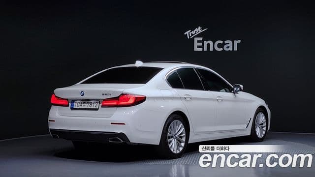 BMW 5 Series 2022 — ფოტო 2/20