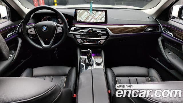 BMW 5 Series 2022 — ფოტო 7/20