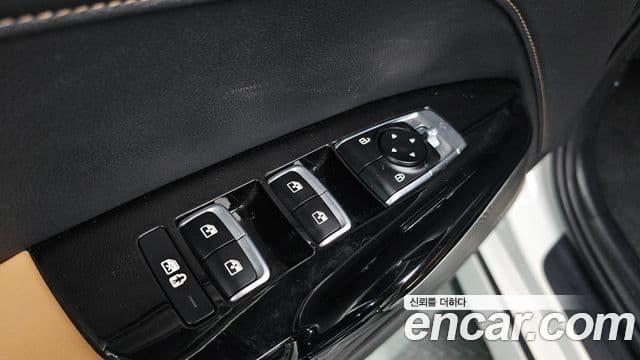 Kia K5 2020 — ფოტო 17/20