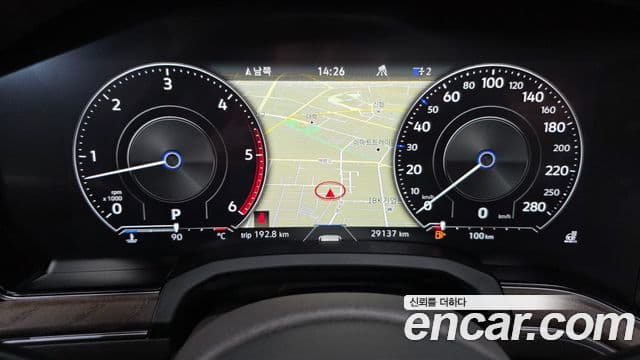 Volkswagen Touareg 2023 — ფოტო 8/20