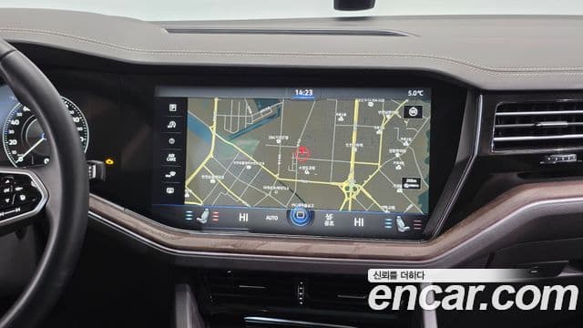 Volkswagen Touareg 2023 — ფოტო 14/20