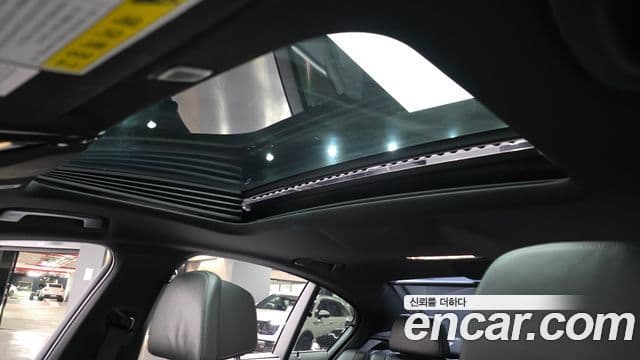 BMW 5 Series 2018 — Şəkil 19/20