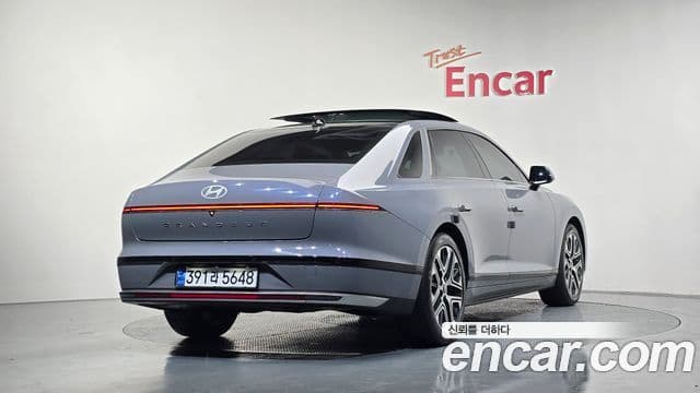 Hyundai Grandeur 2023 — ფოტო 2/20