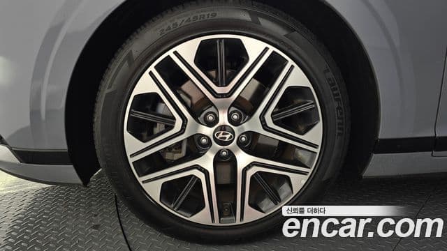 Hyundai Grandeur 2023 — ფოტო 5/20