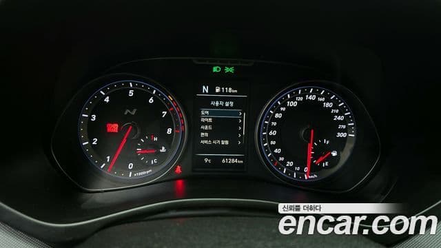 Hyundai Veloster 2019 — ფოტო 8/20