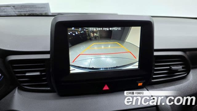 Hyundai Veloster 2019 — ფოტო 15/20