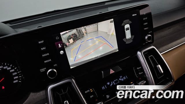 Kia Sorento 2021 — ფოტო 16/20