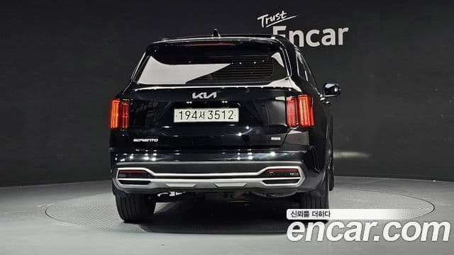 Kia Sorento 2022 — Фото 4/20