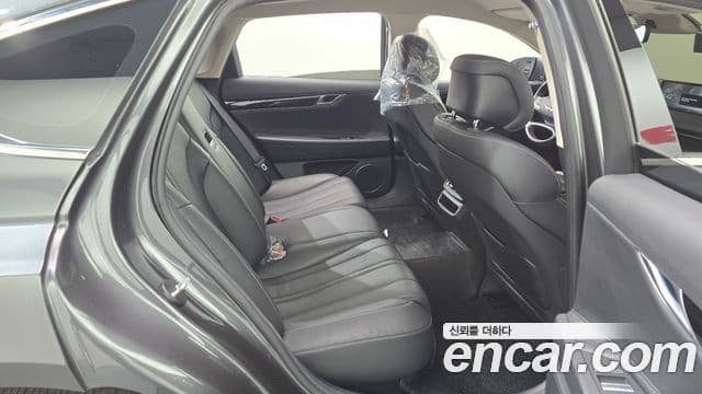 Genesis Electrified G80 2021 — Şəkil 12/20