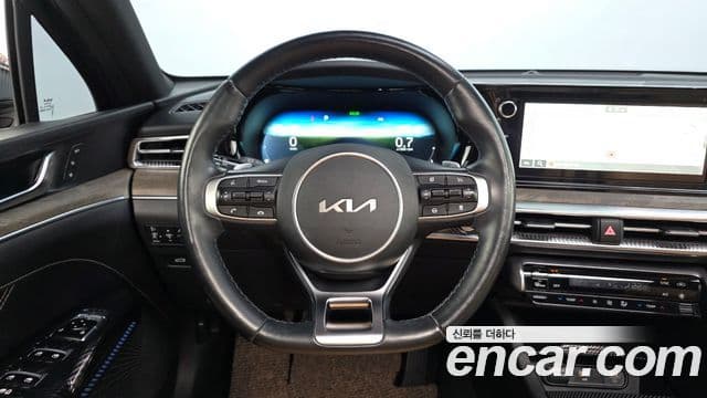 Kia K5 2023 — Şəkil 13/20