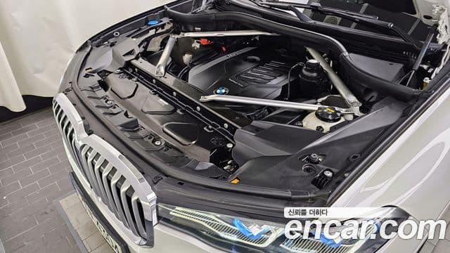 BMW X7 2021 — ფოტო 6/20