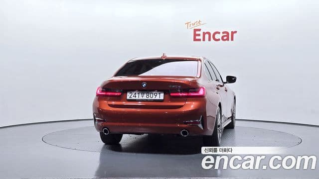 BMW 3 Series 2021 — ფოტო 4/20