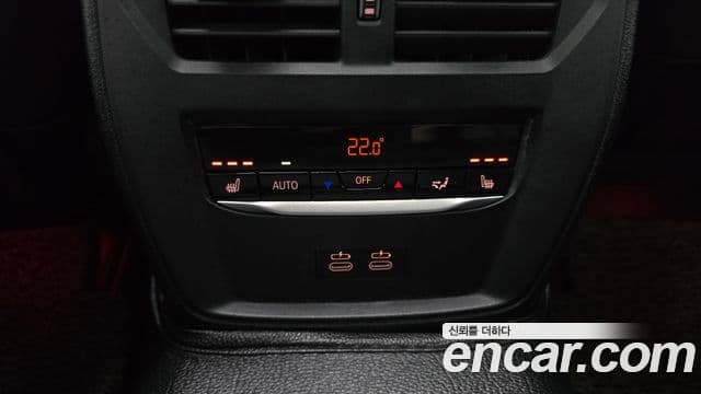 BMW 3 Series 2021 — ფოტო 17/20