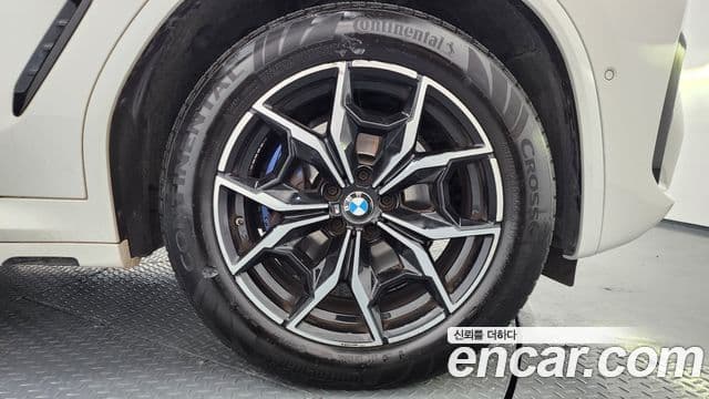 BMW X4 2022 — ფოტო 5/20