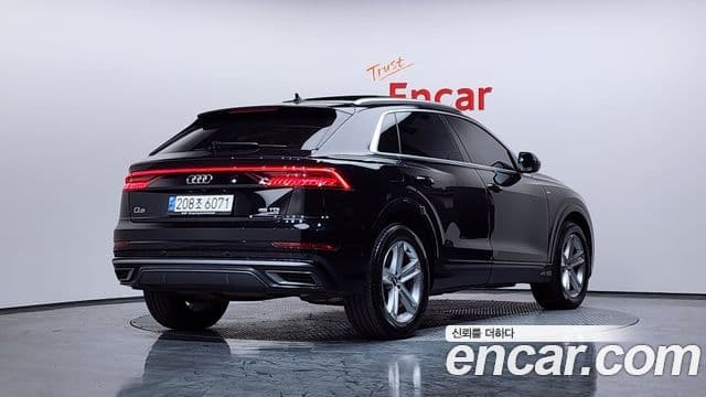 Audi Q7 2021 — ფოტო 2/20