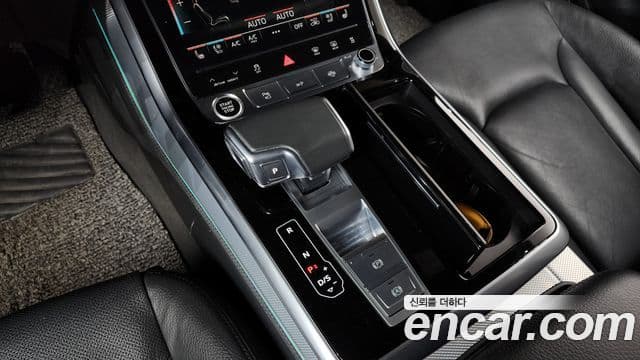 Audi Q7 2021 — ფოტო 9/20