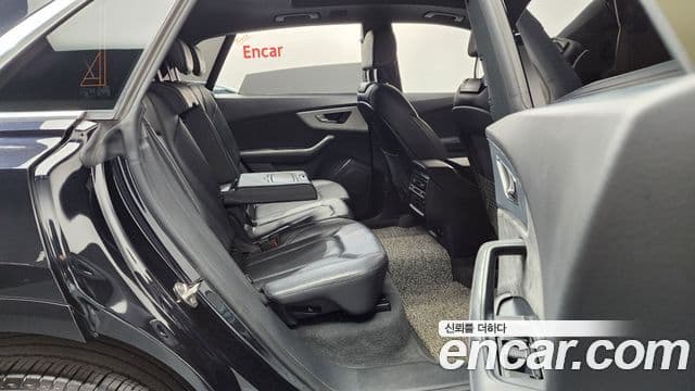Audi Q7 2021 — ფოტო 12/20