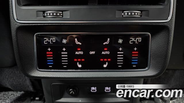Audi Q7 2021 — ფოტო 19/20