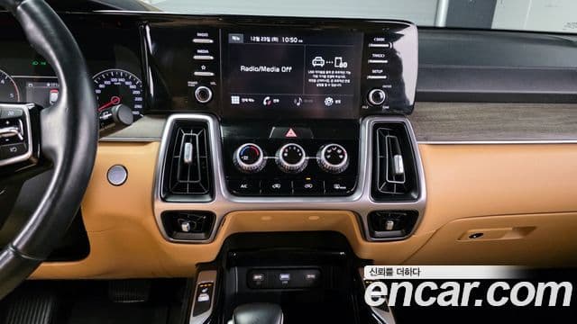 Kia Sorento 2020 — Фото 17/20