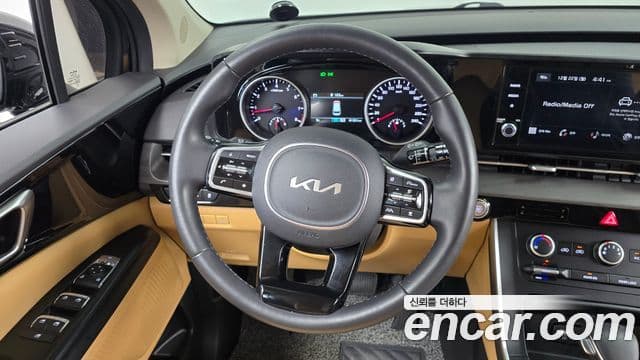 Kia Carnival 2022 — Şəkil 13/20