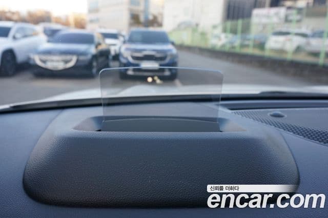 Kia Seltos 2023 — Şəkil 11/20