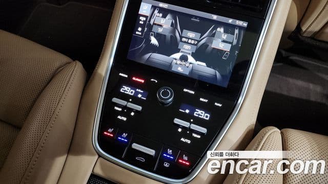 Porsche Panamera 2020 — Şəkil 19/20