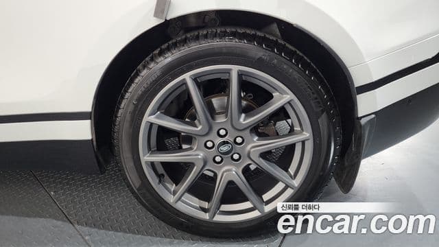 Land Rover Range Rover Velar 2024 — Şəkil 5/20