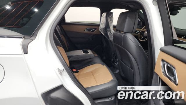 Land Rover Range Rover Velar 2024 — Şəkil 12/20
