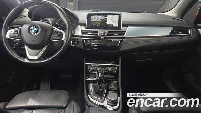 BMW 2 Series Active Tourer 2019 — Şəkil 18/20