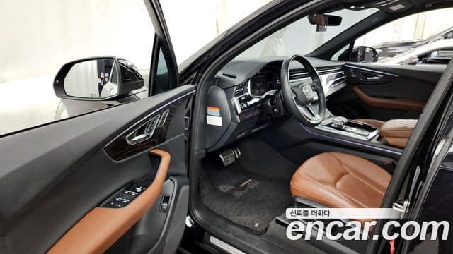 Audi Q7 2021 — Şəkil 8/20