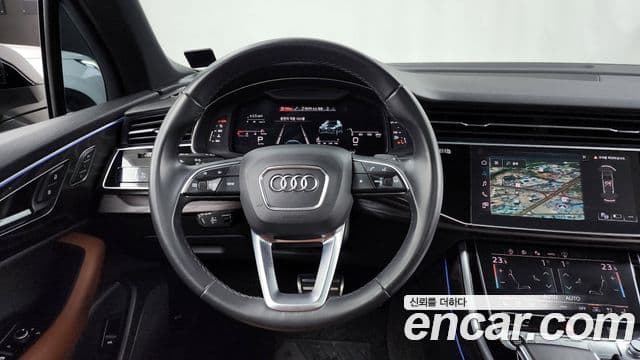 Audi Q7 2021 — Şəkil 12/20