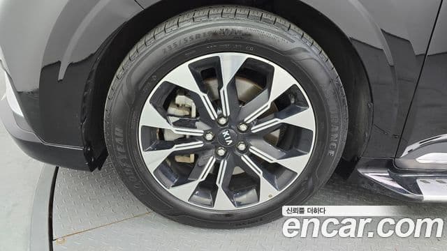 Kia Carnival 2021 — ფოტო 5/20