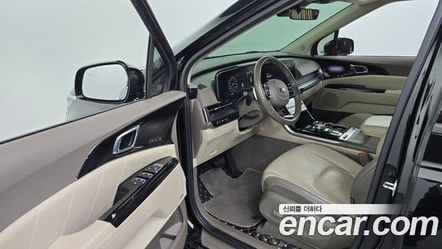 Kia Carnival 2021 — ფოტო 10/20