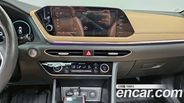Hyundai Sonata 2020 — ფოტო 18/20