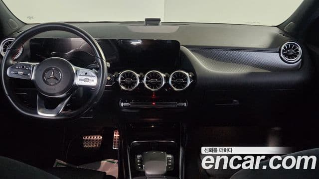 Mercedes-Benz GLA-Class 2022 — ფოტო 4/17