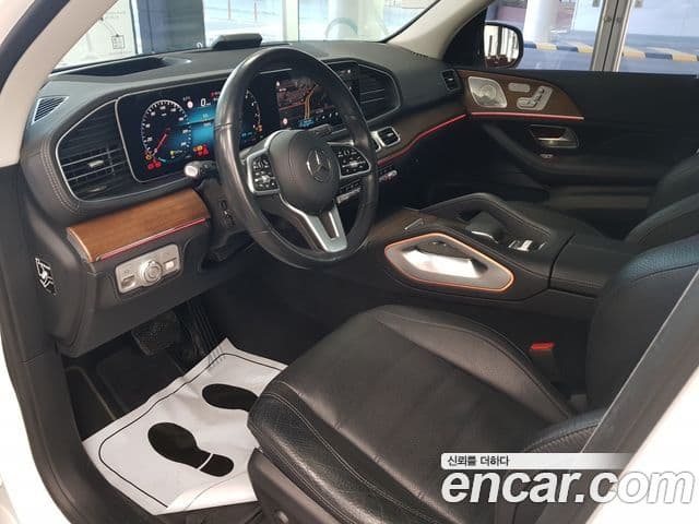 Mercedes-Benz GLE-Class 2021 — Фото 16/17