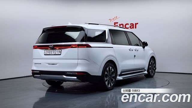 Kia Carnival 2020 — ფოტო 2/20