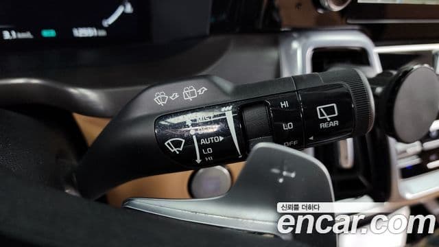 Kia Sorento 2023 — ფოტო 18/20