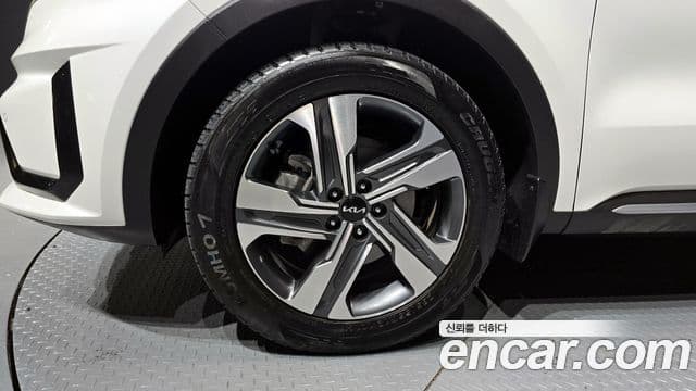 Kia Sorento 2023 — Фото 5/20