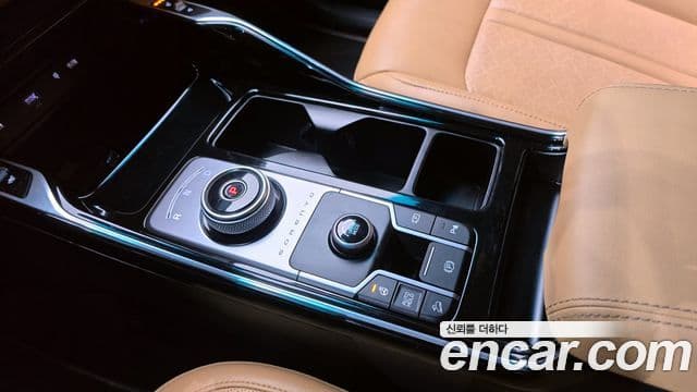 Kia Sorento 2023 — Фото 8/20