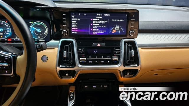 Kia Sorento 2023 — Фото 15/20