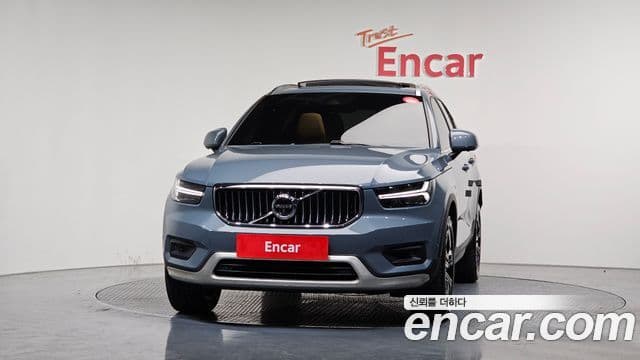 Volvo XC40 2022 — ფოტო 3/20