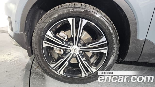 Volvo XC40 2022 — ფოტო 5/20
