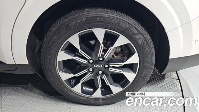 Kia Carnival 2022 — Photo 19/20