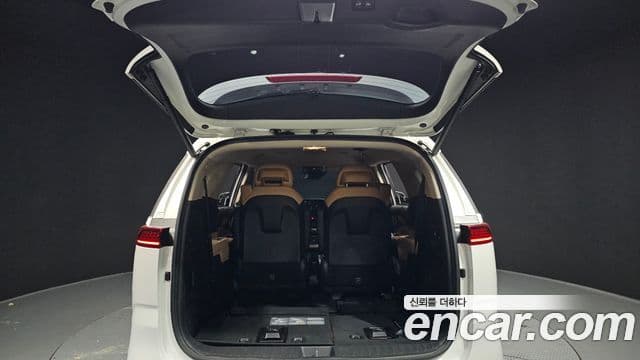 Kia Carnival 2022 — Photo 9/20