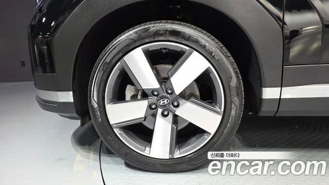 Hyundai Santa Fe 2024 — ფოტო 5/20