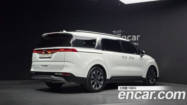 Kia Carnival 2022 — Фото 2/20