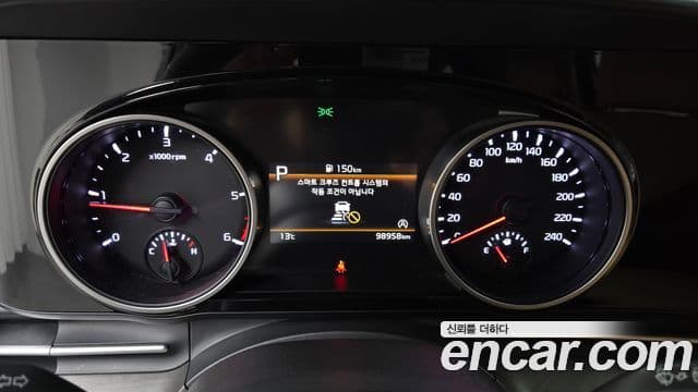 Kia Carnival 2022 — Фото 8/20