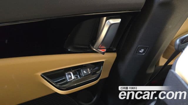 Kia Carnival 2022 — Фото 19/20
