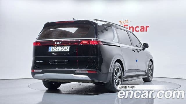 Kia Carnival 2022 — ფოტო 2/20